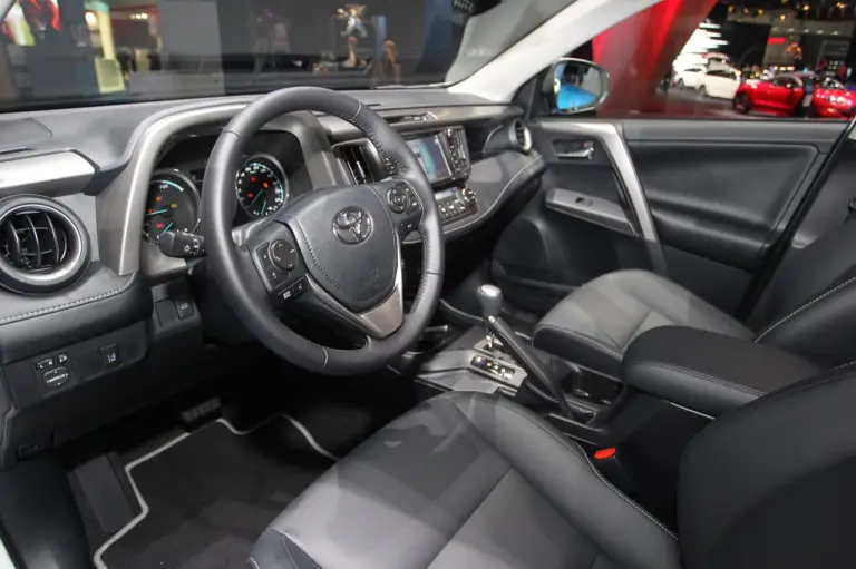 Toyota Rav4 Hybrid - Salone di Francoforte 2015 - 3