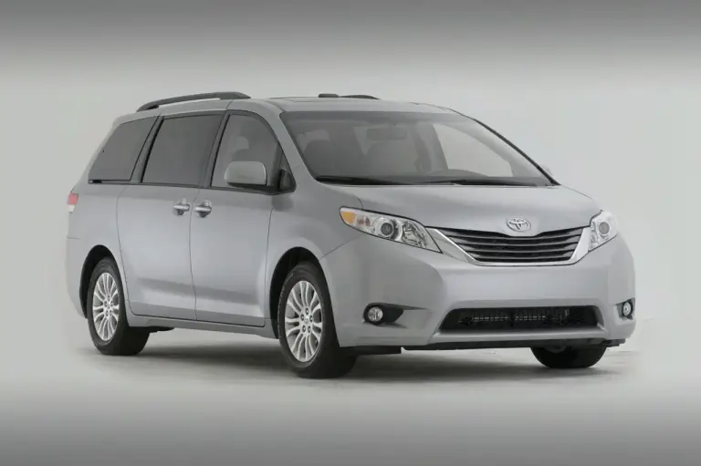 Toyota Sienna - 8