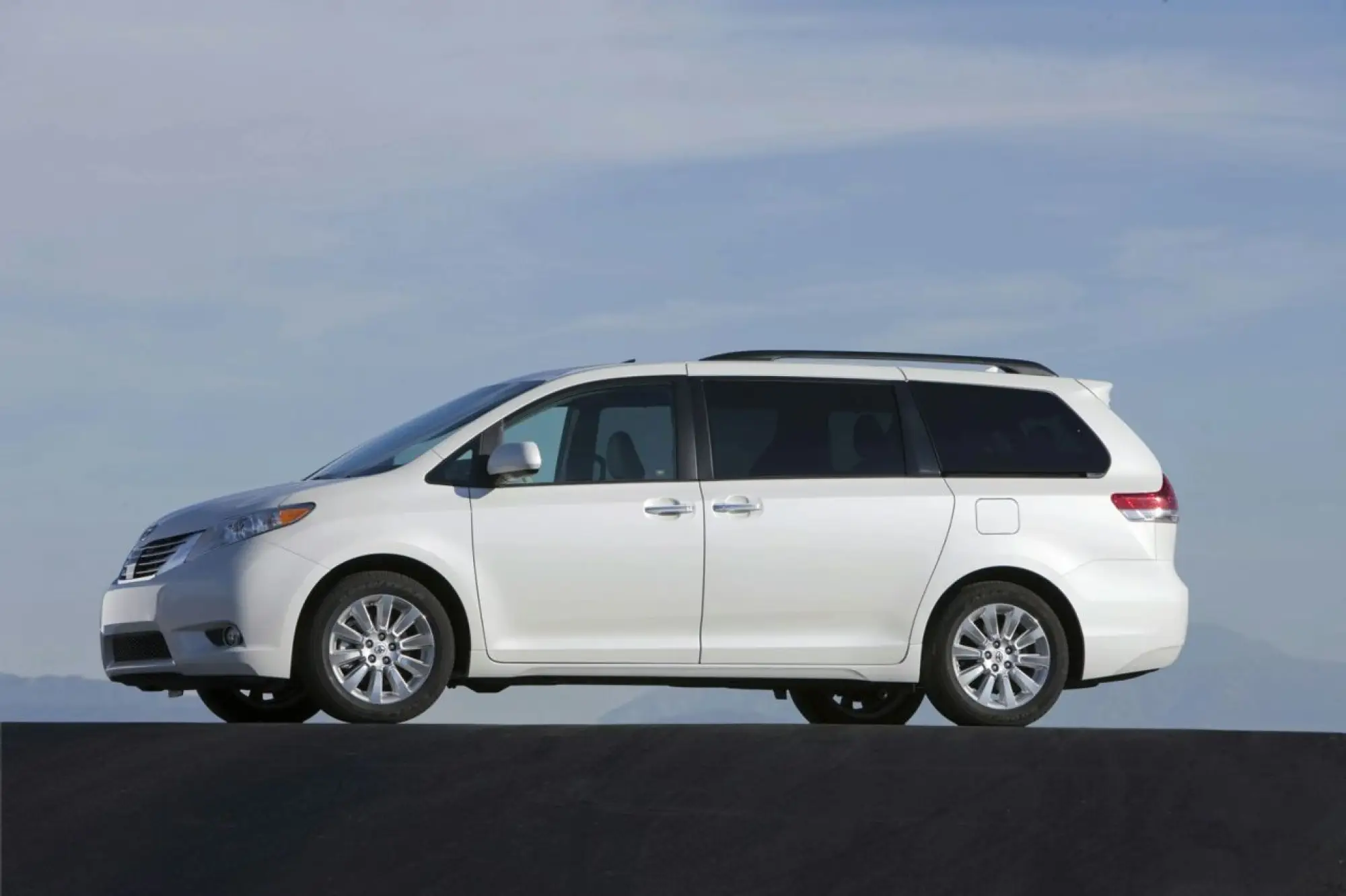 Toyota Sienna - 17