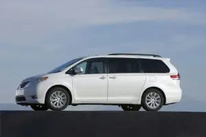 Toyota Sienna - 17