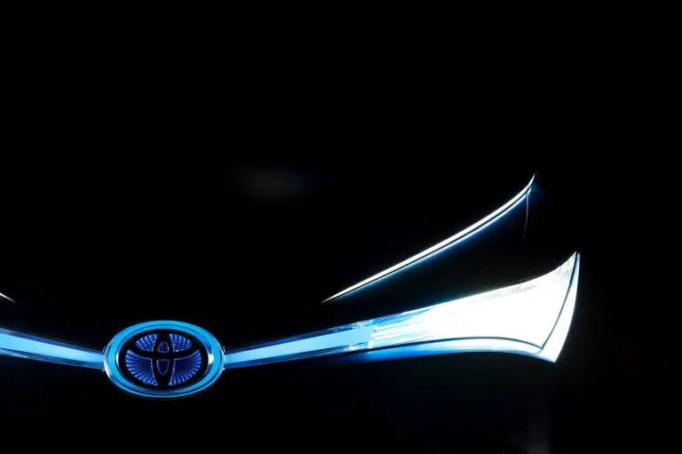 Toyota teaser Pechino 2012 - 1