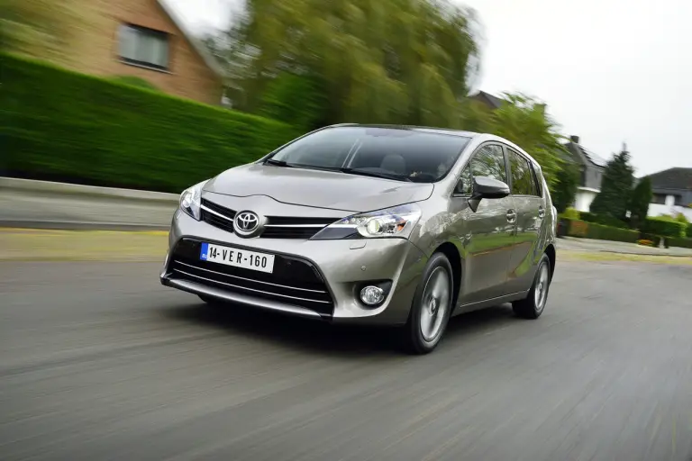 Toyota Verso - 4