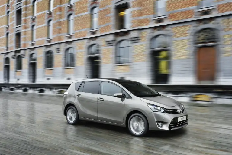 Toyota Verso - 19
