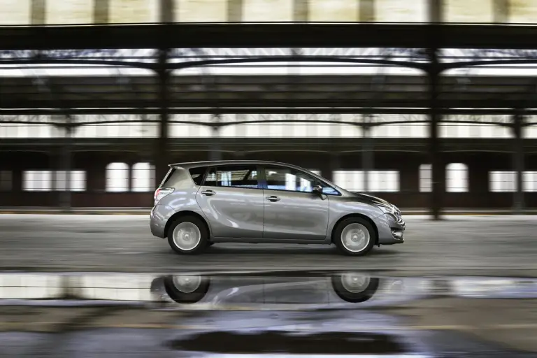Toyota Verso - 24