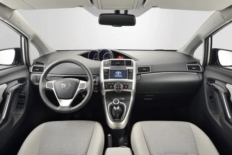 Toyota Verso - 26