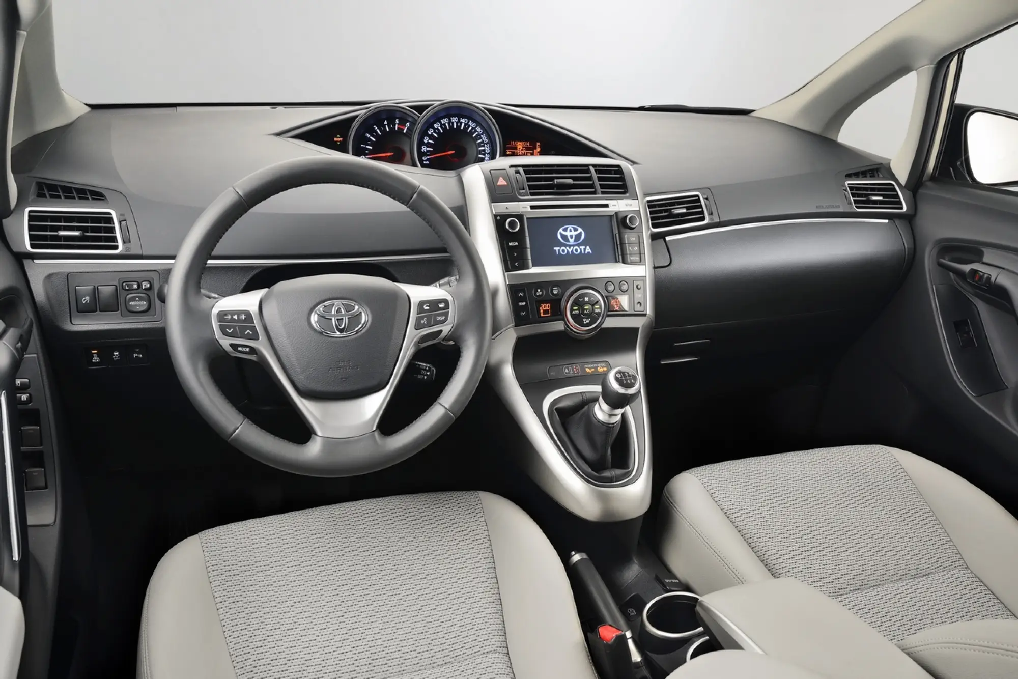 Toyota Verso - 27