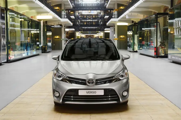 Toyota Verso - 32