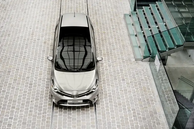 Toyota Verso - 40