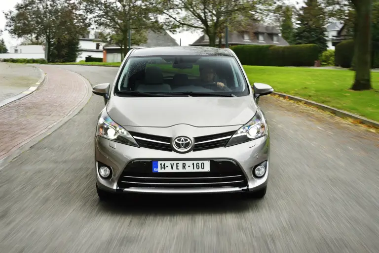 Toyota Verso - 45