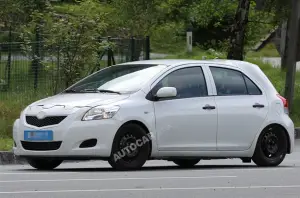 Toyota Yaris 2012 ibrida - Foto spia 13-08-2010 - 1