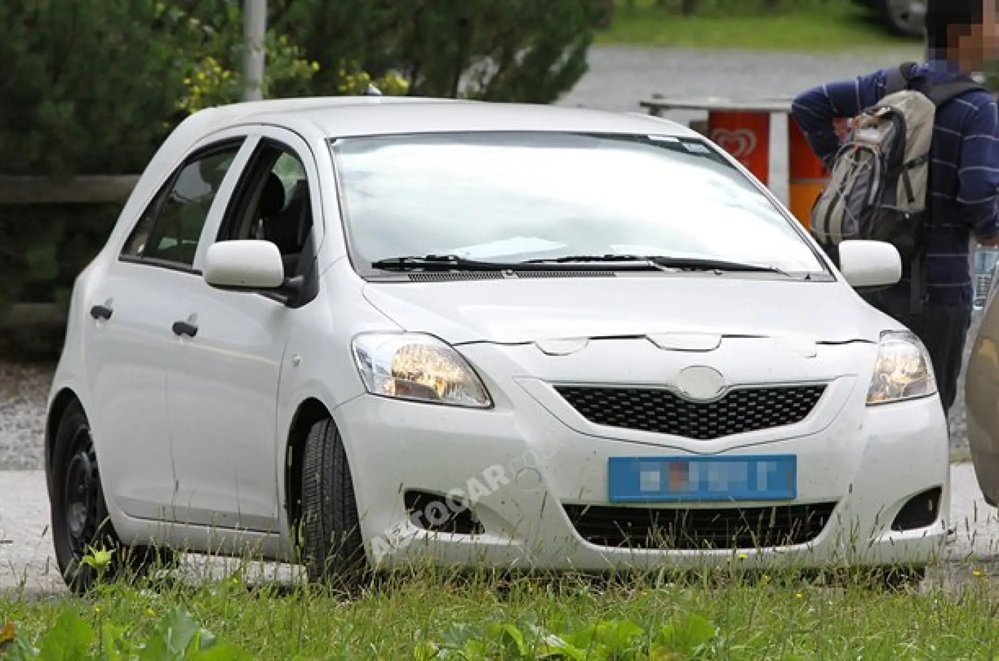 Toyota Yaris 2012 ibrida - Foto spia 13-08-2010 - 5