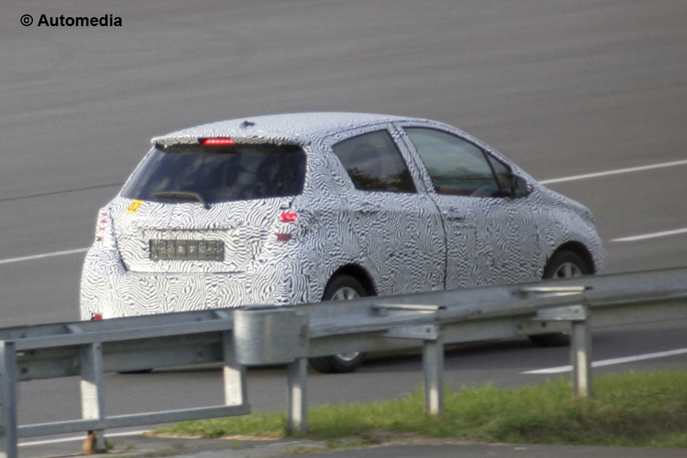 Toyota Yaris 2014 - Foto spia 07-11-2013