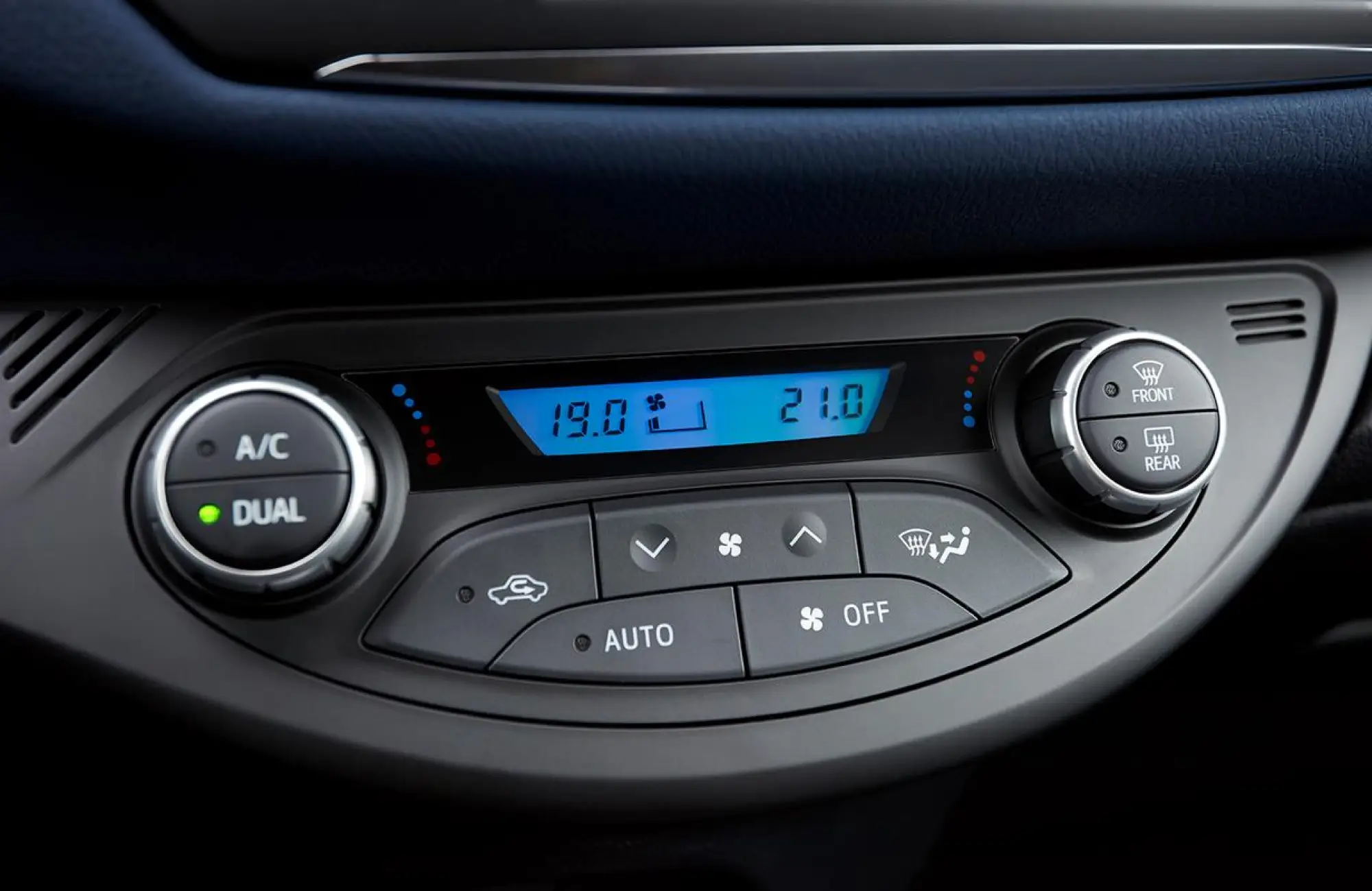 Toyota Yaris 2017 - 65