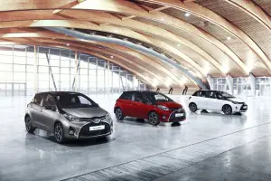 Toyota Yaris Bi-Tone e Style - 3