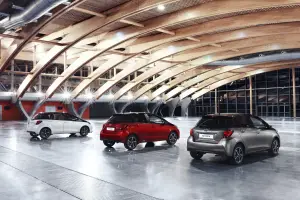 Toyota Yaris Bi-Tone e Style - 4