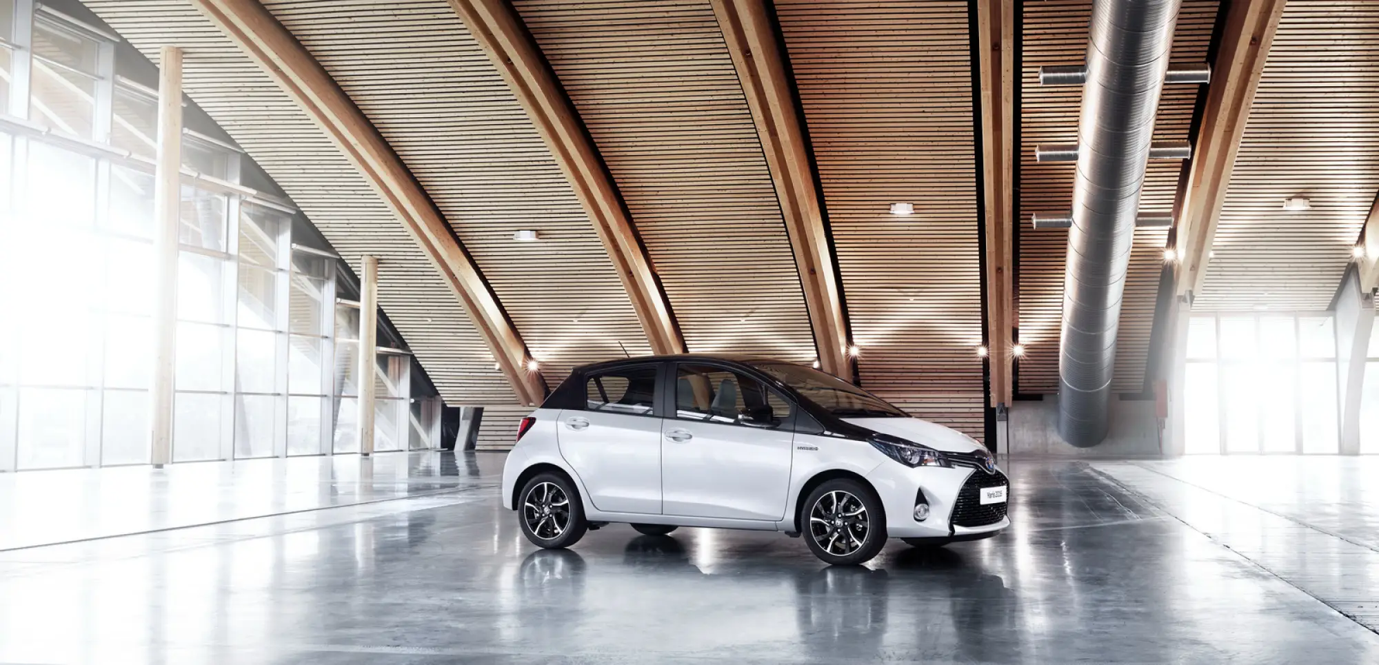 Toyota Yaris Bi-Tone e Style - 5