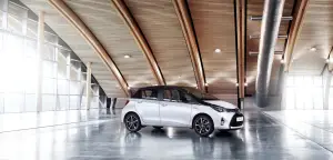 Toyota Yaris Bi-Tone e Style - 5