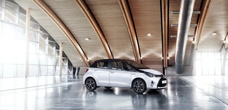 Toyota Yaris Bi-Tone e Style - 5