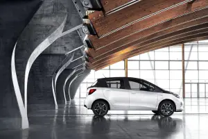 Toyota Yaris Bi-Tone e Style - 6