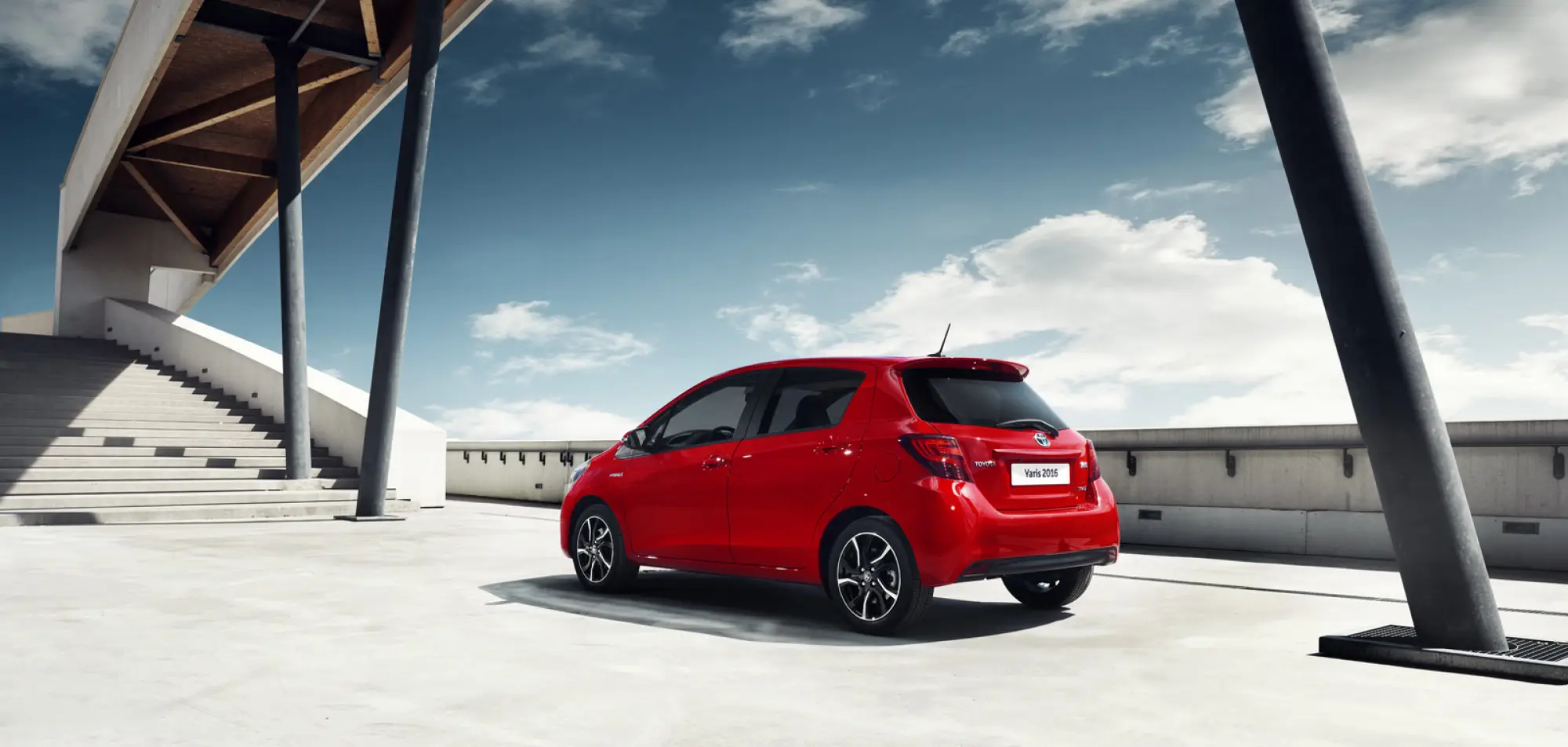 Toyota Yaris Bi-Tone e Style - 13