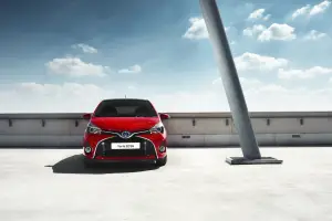 Toyota Yaris Bi-Tone e Style - 14