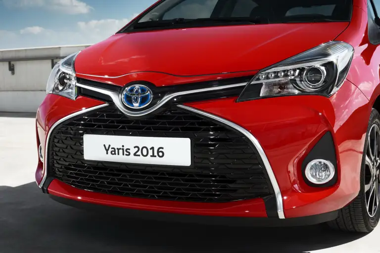Toyota Yaris Bi-Tone e Style - 18