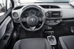 Toyota Yaris Bi-Tone e Style - 19