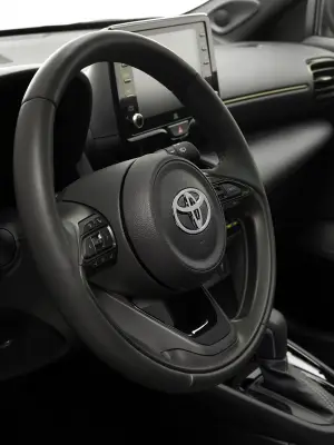Toyota Yaris Cross - Gli allestimenti Adventure e Premiere - 24