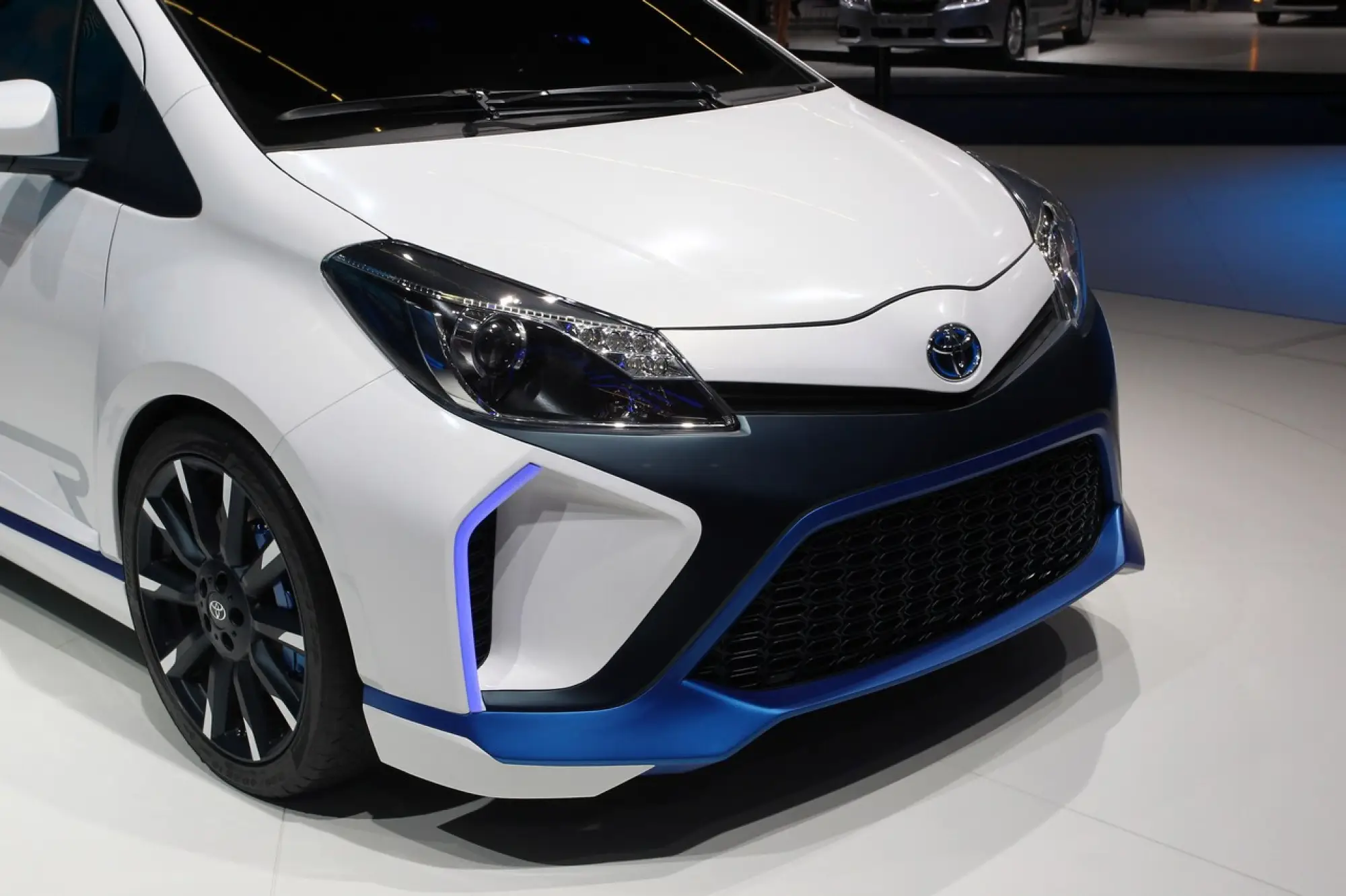 Toyota Yaris Hybrid R concept - Salone di Francoforte 2013 - 3