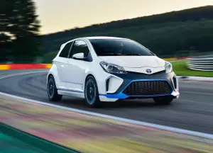 Toyota Yaris Hybrid-R