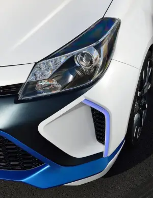 Toyota Yaris Hybrid-R - 18