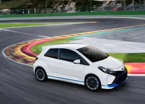 Toyota Yaris Hybrid-R - 19