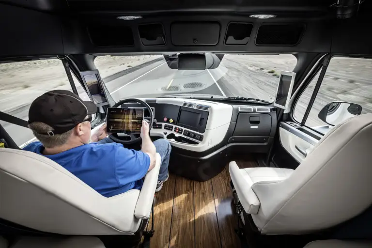 Truck con guida autonoma Daimler - Freightliner Inspiration Truck  - 1