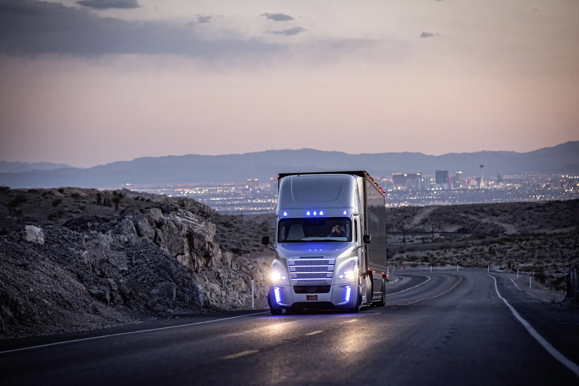Truck con guida autonoma Daimler - Freightliner Inspiration Truck  - 2