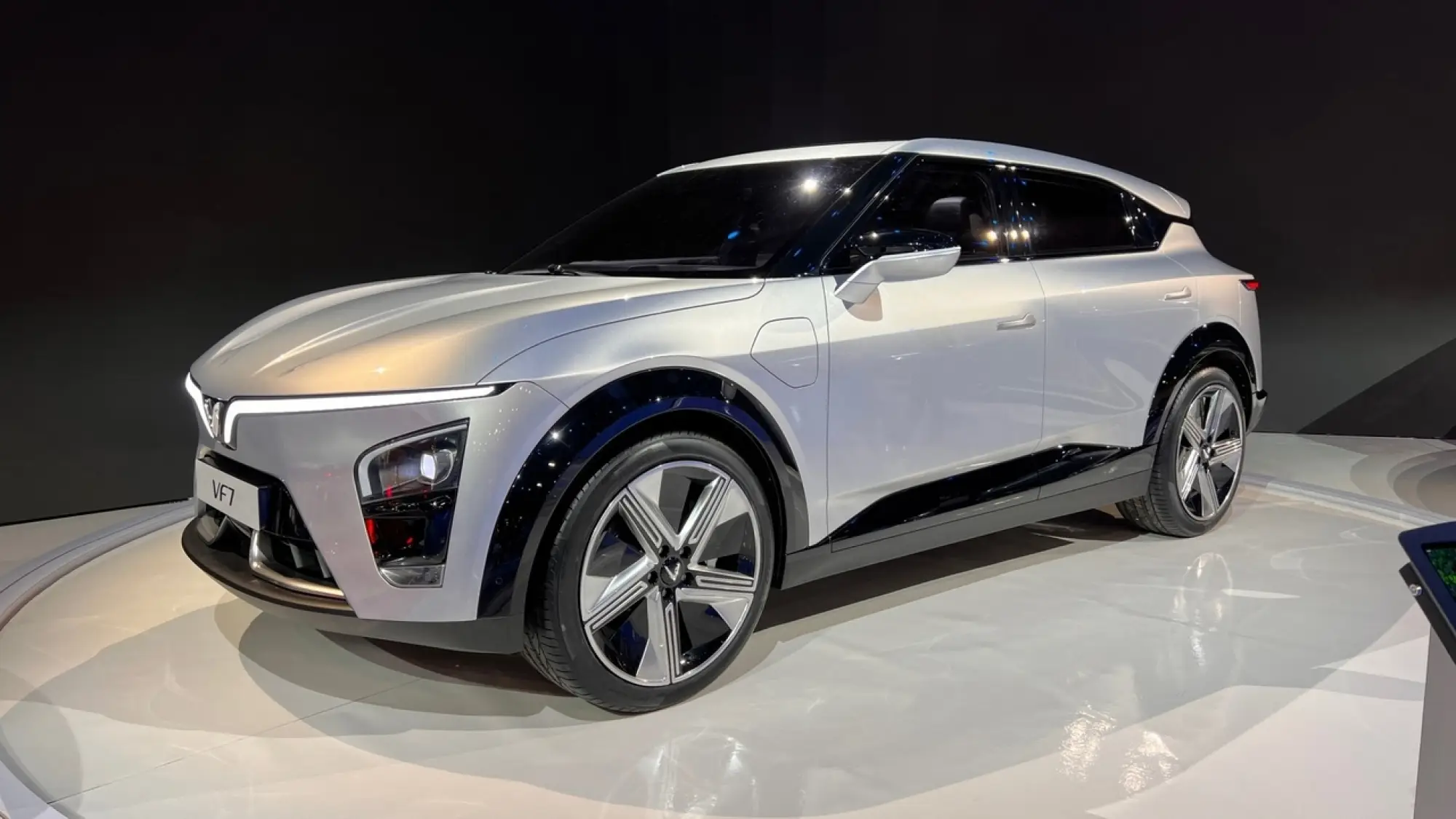 VinFast VF5, VF6 e VF7 CES 2022 - Foto - 16