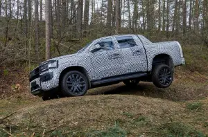 Volkswagen Amarok 2023 prototipo - Foto ufficiali - 12