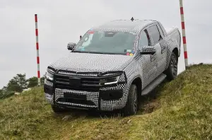 Volkswagen Amarok 2023 prototipo - Foto ufficiali - 11