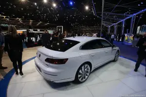 Volkswagen Arteon Foto Live - Salone di Ginevra 2017