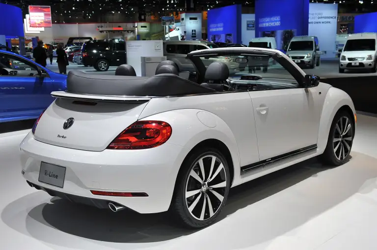 Volkswagen Beetle Convertible R-Line - Salone di Chicago 2013 - 1