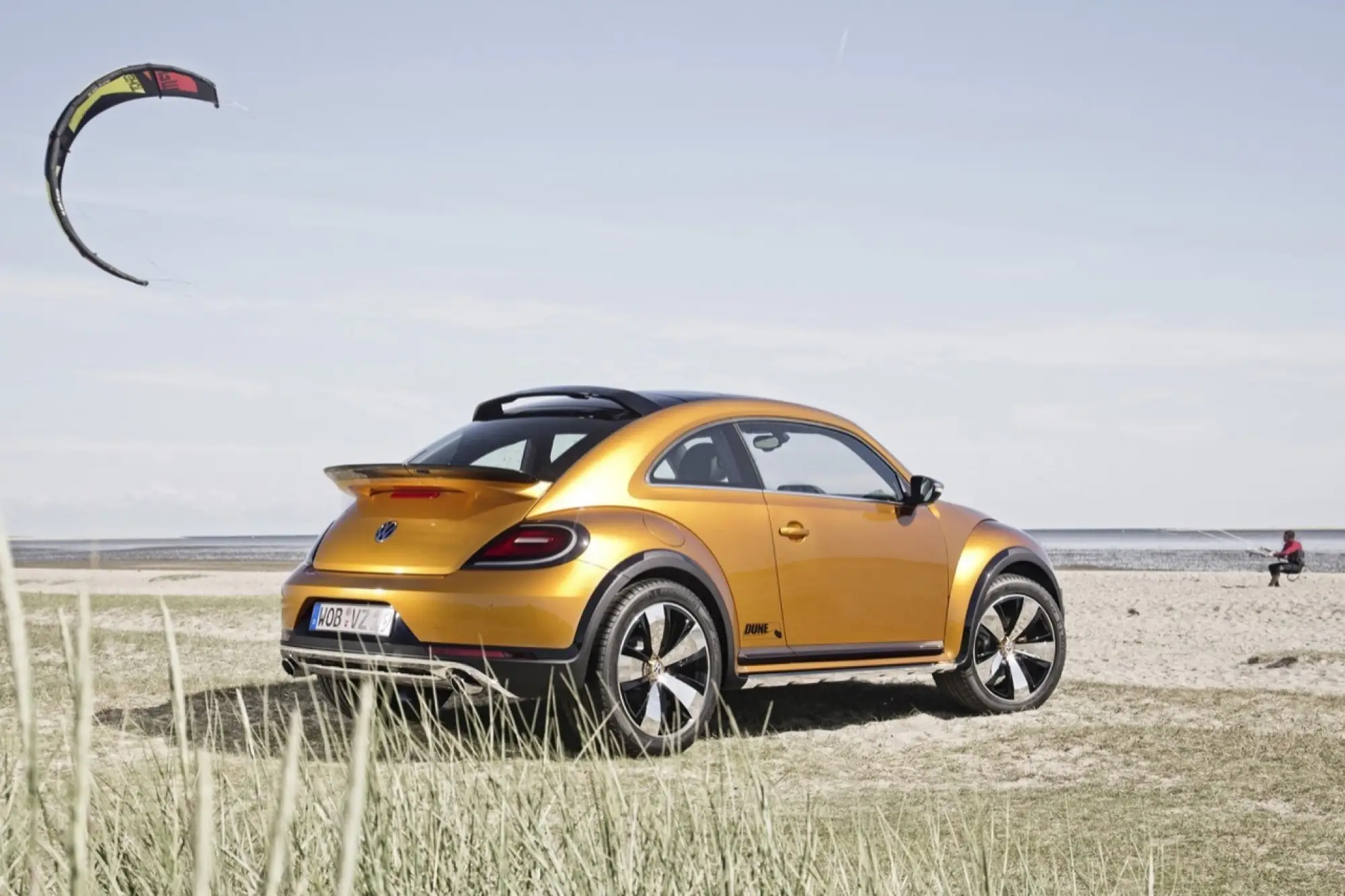 Volkswagen Beetle Dune Concept - Foto ufficiali dinamiche - 7