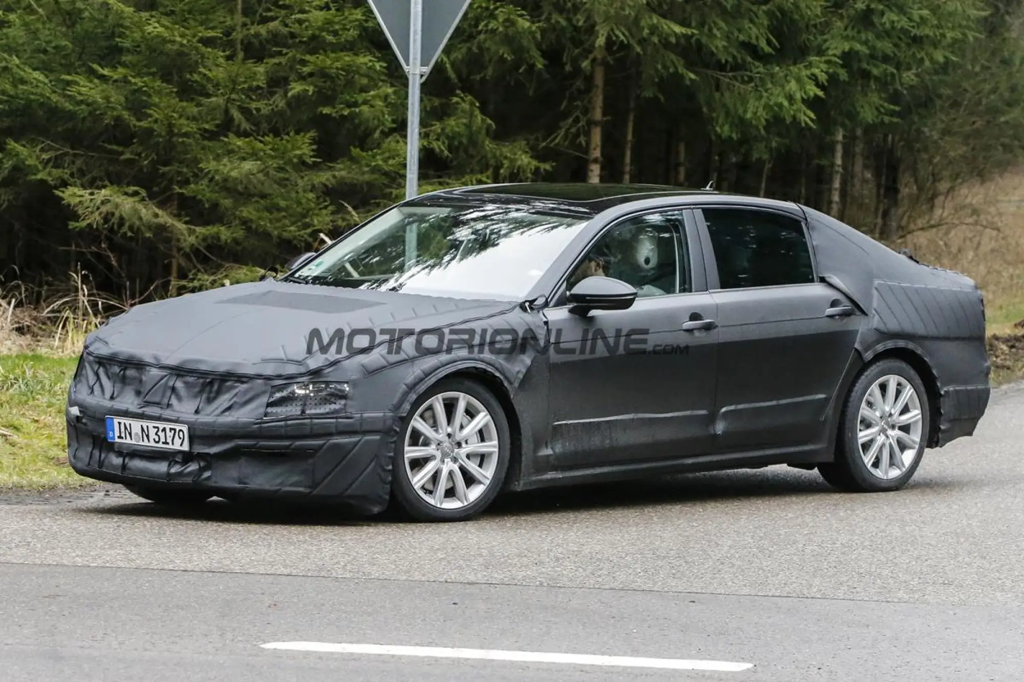 Volkswagen C Coupe GTE - Foto spia 19-02-2016 - 3