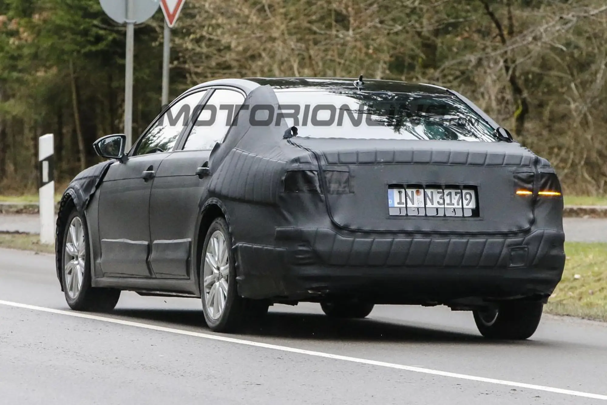 Volkswagen C Coupe GTE - Foto spia 19-02-2016 - 9