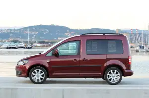 Volkswagen Caddy 2011 (2)