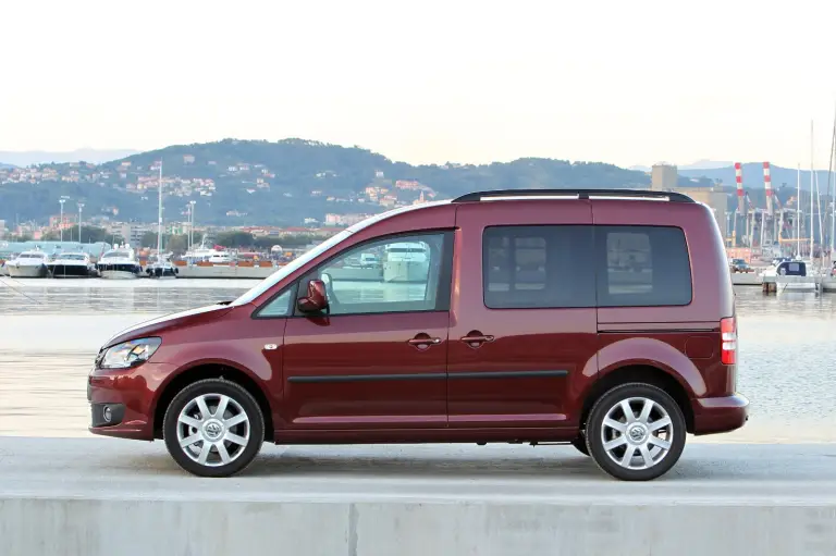 Volkswagen Caddy 2011 (2) - 3