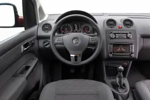 Volkswagen Caddy 2011 (2)