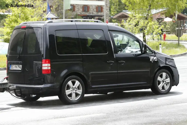 Volkswagen Caddy 2015 - Foto spia 03-06-2014 - 5