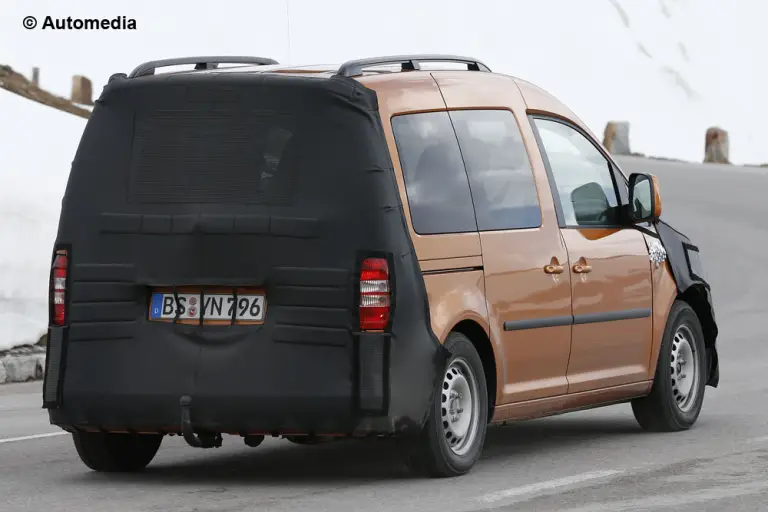 Volkswagen Caddy 2015 - Foto spia 06-06-2014 - 6