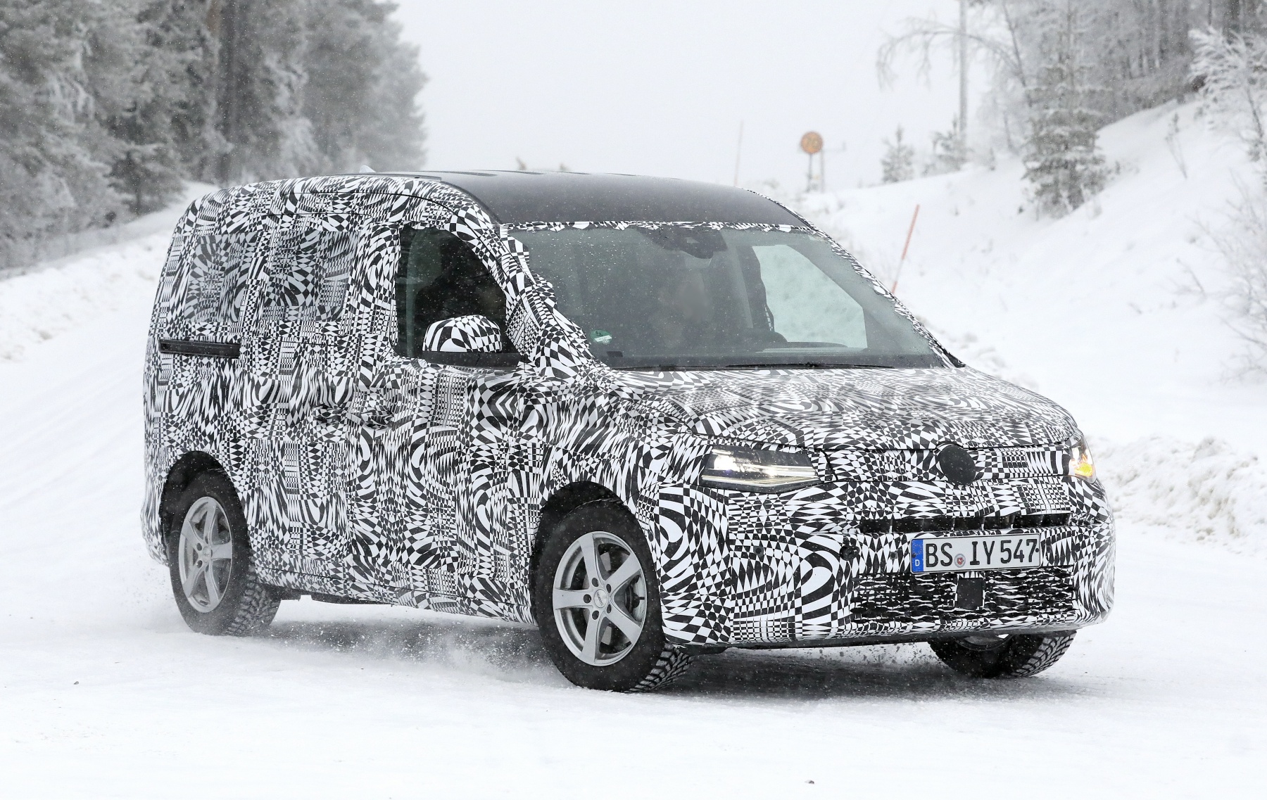 Volkswagen Caddy 2020 - Foto spia 29-11-2019