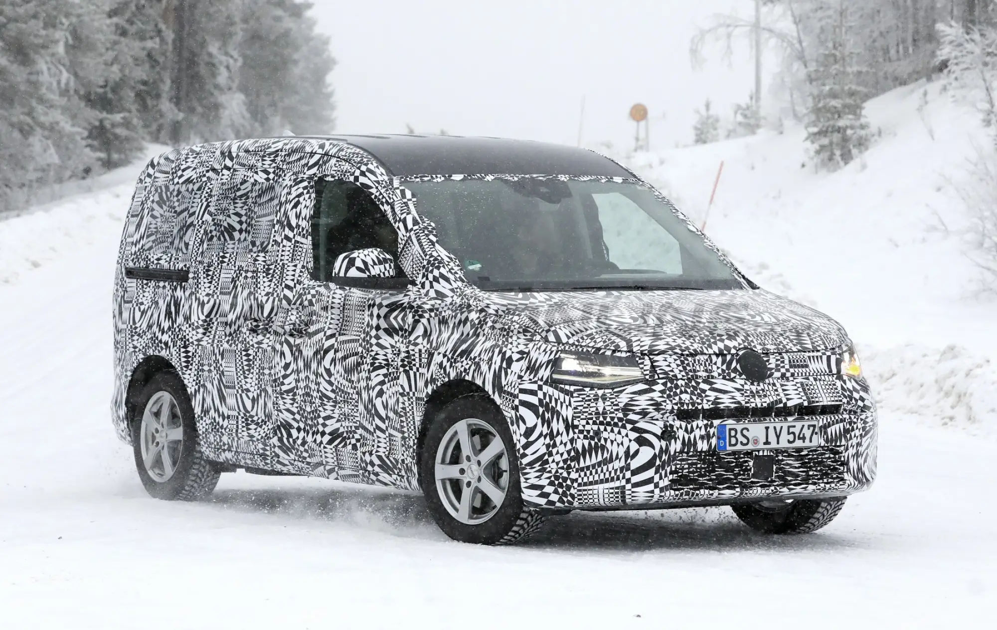 Volkswagen Caddy 2020 - Foto spia 29-11-2019 - 5