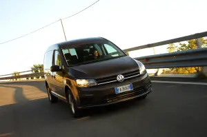 Volkswagen Caddy Maxi Prova su Strada 2016 - 14